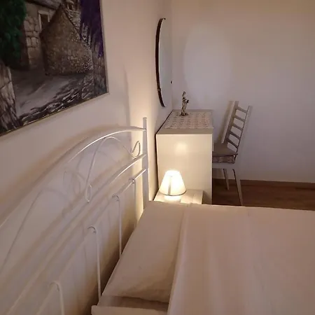 Pinta Appartement Lumbarda